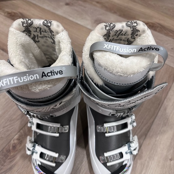 Salomon Ski Boots - Picture 7 of 9